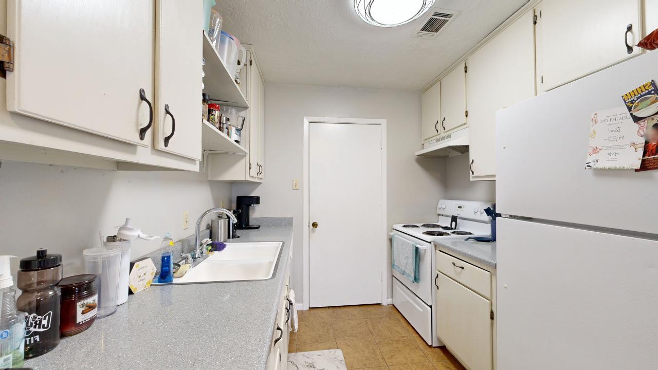 Unit B property image